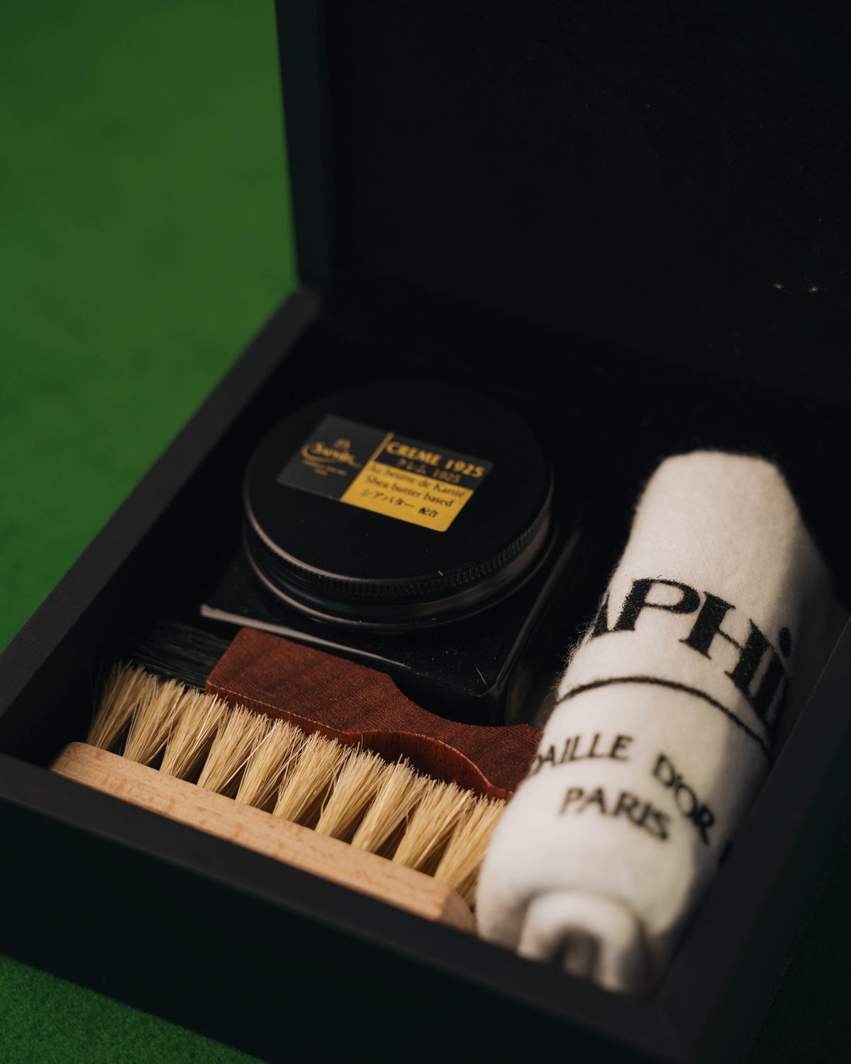 Shoe care kit Ecrin, Saphir Médaille d'Or