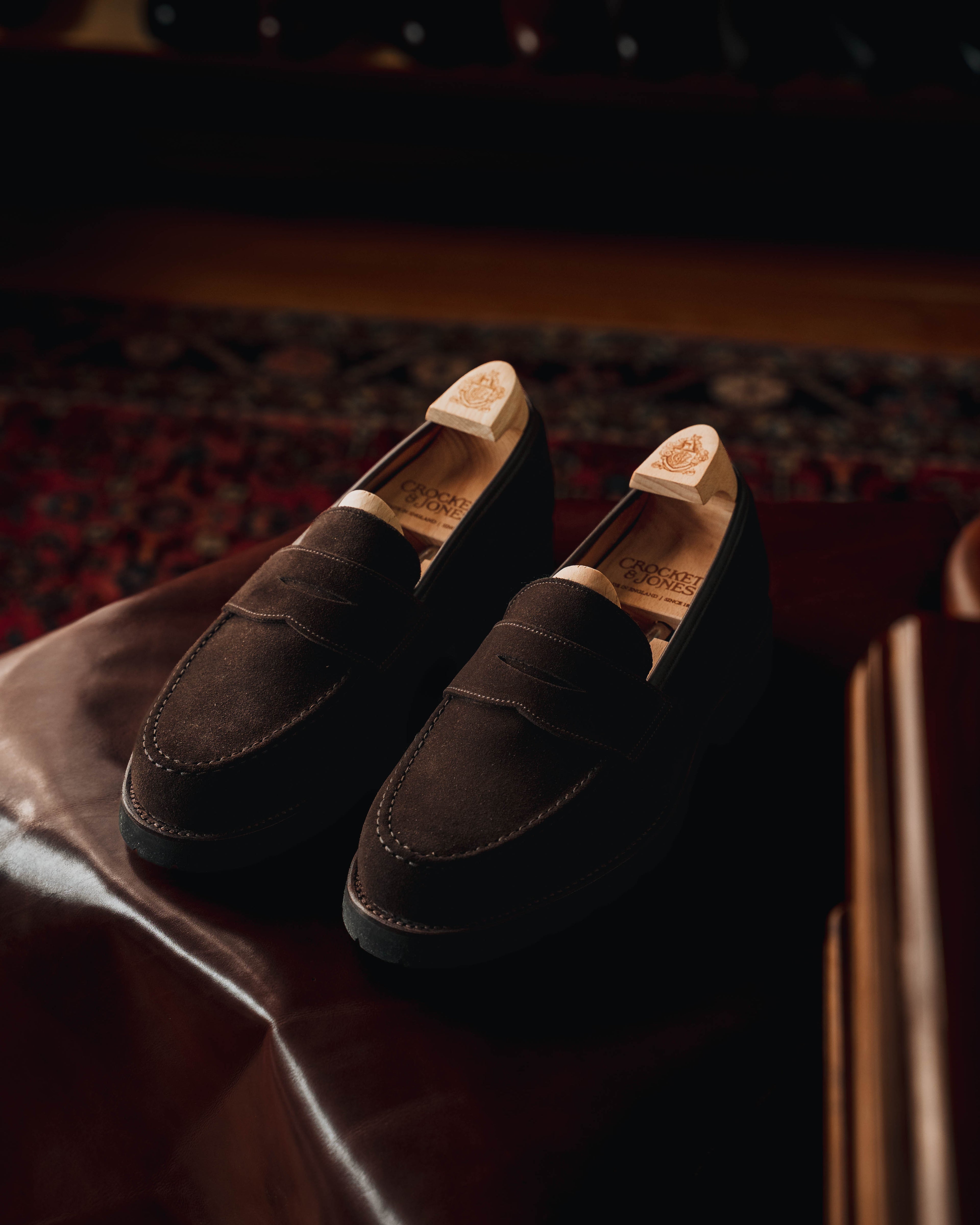 Boston 2 Dark Oak Suede - Penny Loafer herr 'Vibram' Crockett & Jones