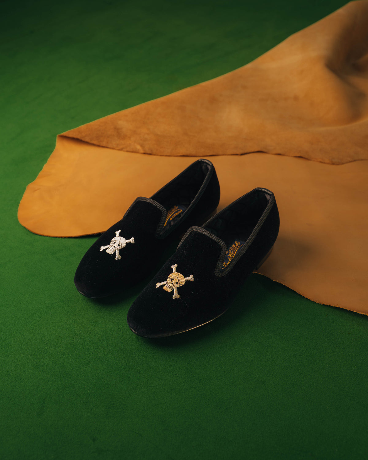Albert Slipper Skull & Bones, Bowhill & Elliott