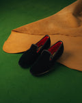 Herrslippers i svart sammet – Albert Slipper Plain Black | Bowhill & Elliott