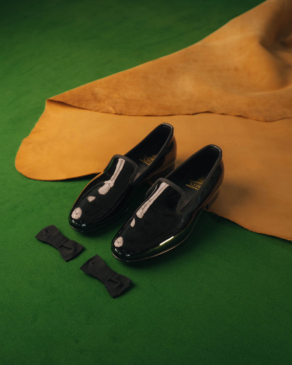Lackskor herr för smoking – Albert Black Patent Opera Pumps | Crockett & Jones