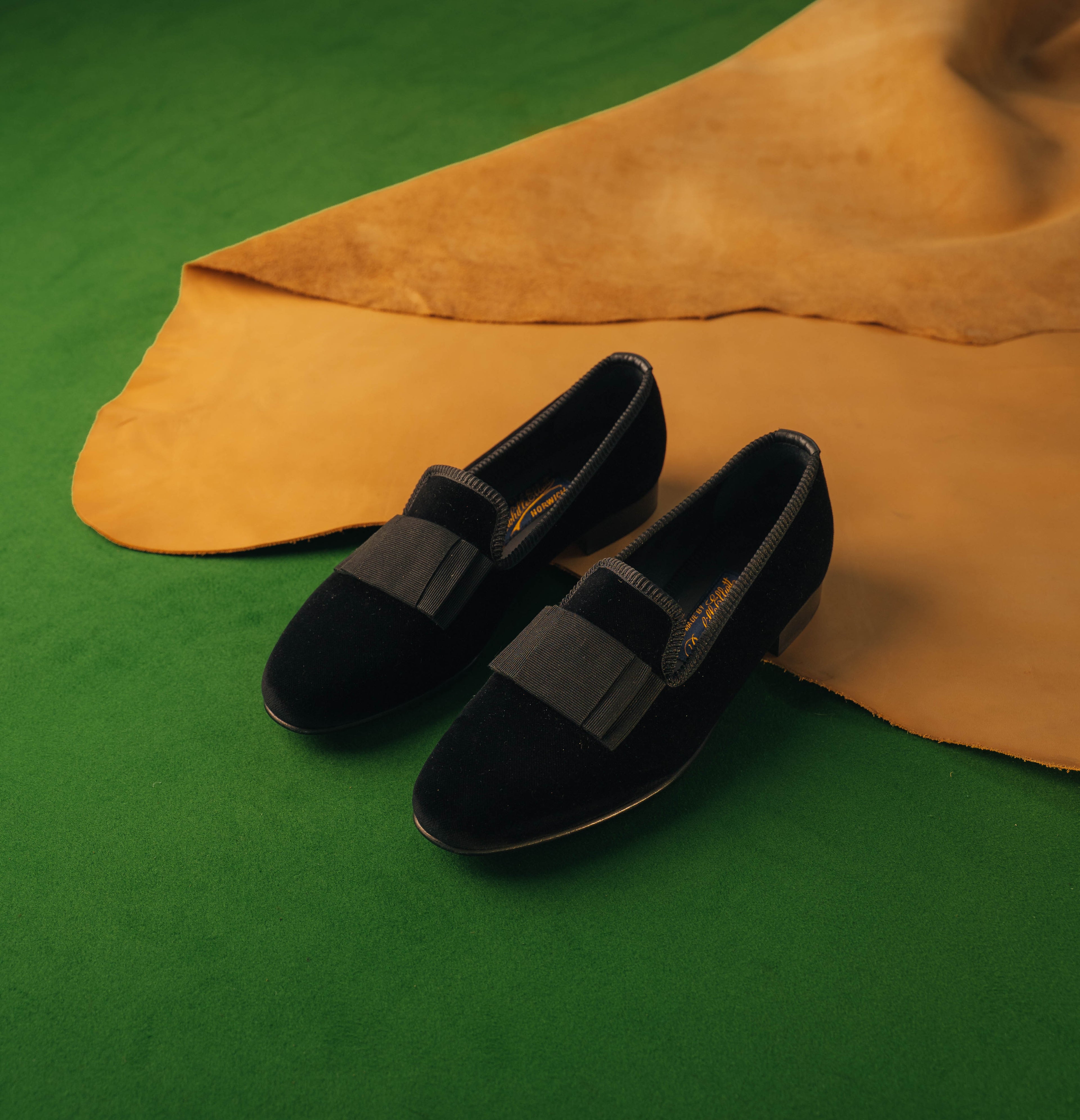 Black Velvet Flat Bow Albert Slippers – Bowhill & Elliott