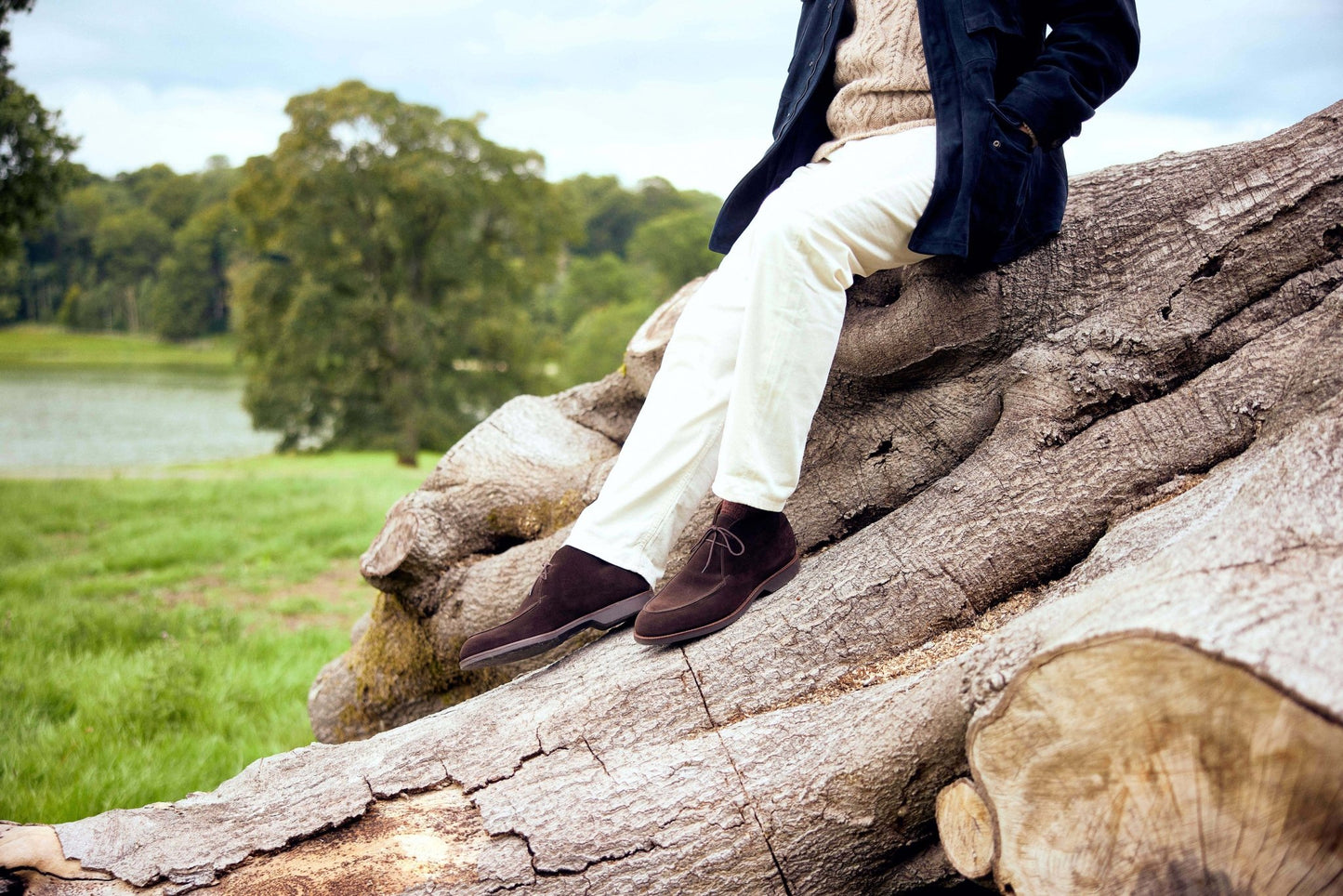 Bibury Chukka Boot, Dark Brown Suede ‘Wedge’ Crockett & Jones - Hammargruppen