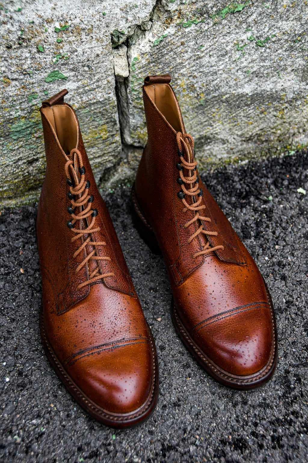 Coniston Derby Boot, Tan Scotch Grain ‘Dainite’ Crockett & Jones - Hammargruppen