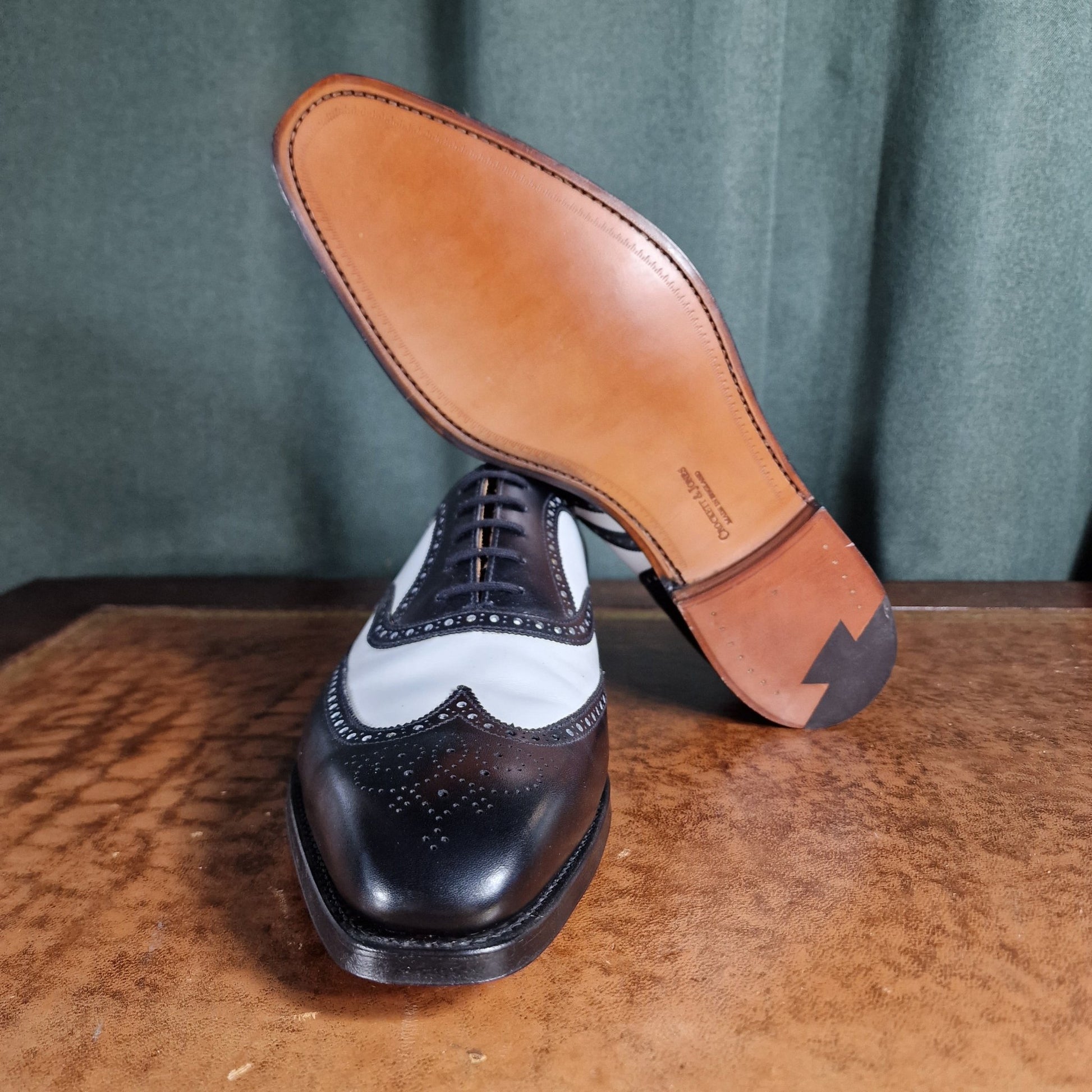 Gerrard Black & White Calf (8,5F & 12F) Crockett & Jones - Hammargruppen