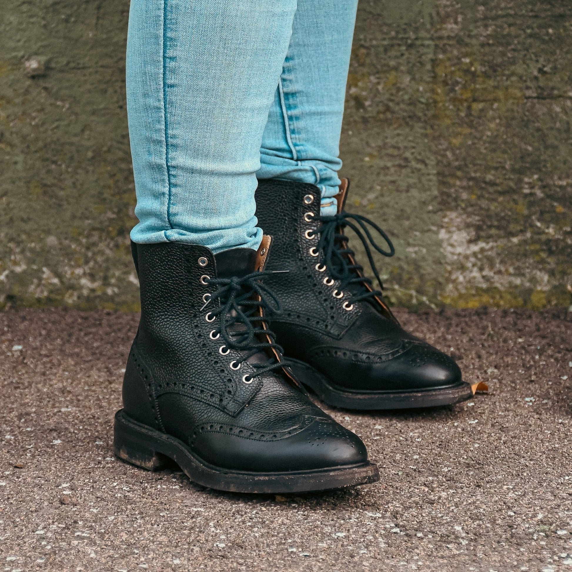 Grace 2 Boot, Black Calf & Scotch Grain 'Dainite' Crockett & Jones - Hammargruppen