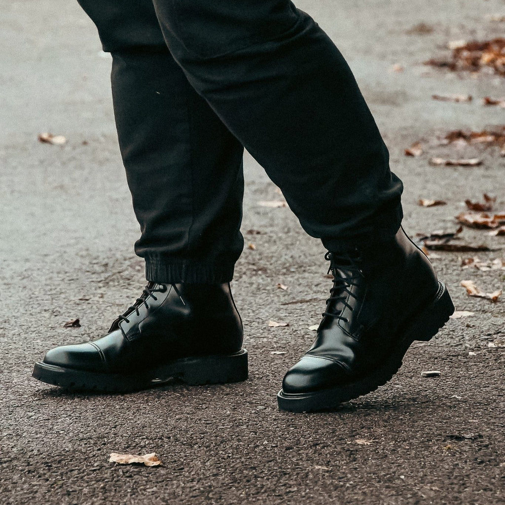 Jane Boot, Black Calf 'Vibram' Crockett & Jones - Hammargruppen