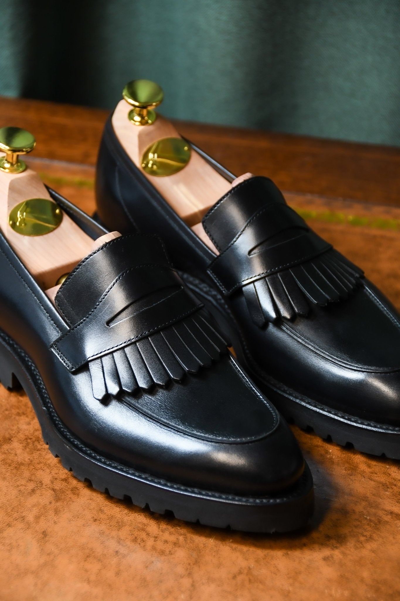 Julia Penny Loafer, Black Calf 'Vibram' Crockett & Jones - Hammargruppen