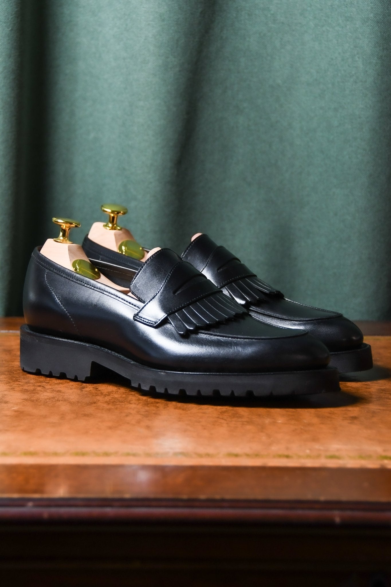 Julia Penny Loafer, Black Calf 'Vibram' Crockett & Jones - Hammargruppen