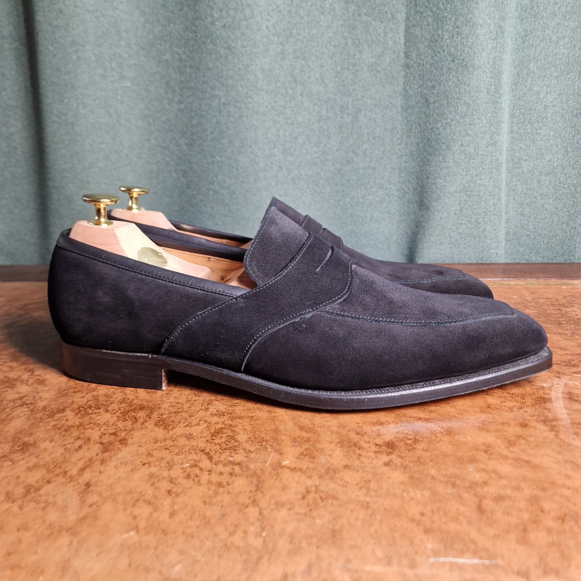 Seaton Black Suede (9.5E) Crockett & Jones - Hammargruppen
