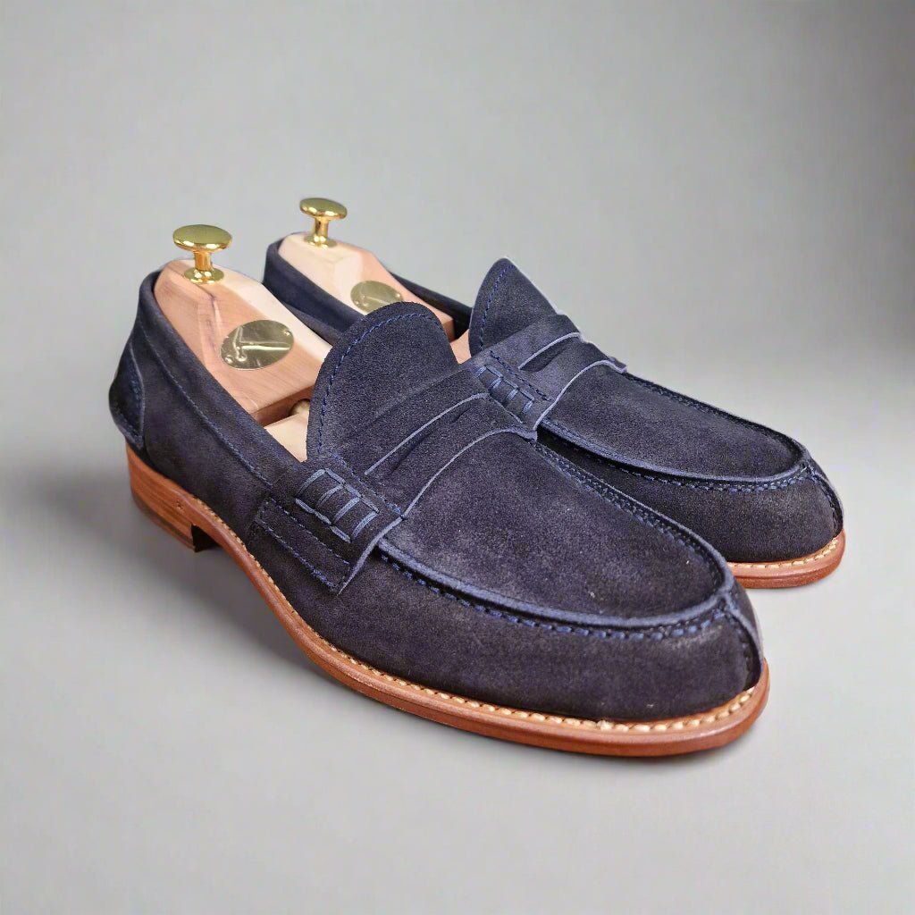 Seaton Navy Suede (7,5E) John Brommel's - Hammargruppen