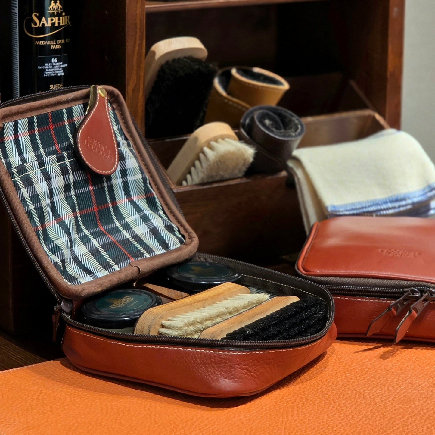 Skovårdskit för läderskor, Crockett & Jones - Hammargruppen