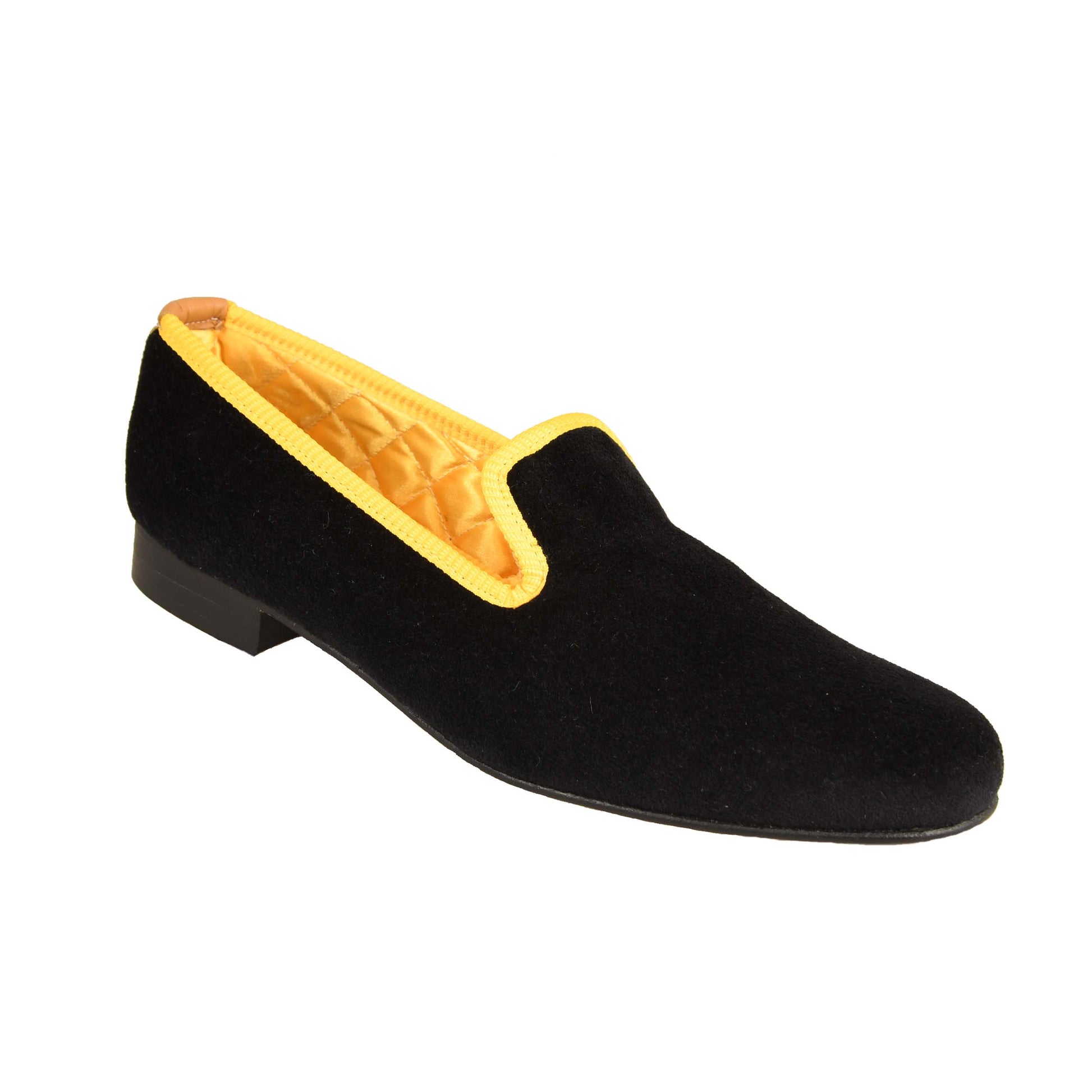 Tofflor i svart sammet med gul kant från Bowhill & Eliott med lädersula
